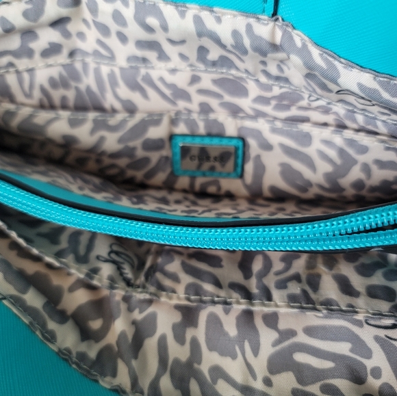 Guess purse - Picture 14 of 14